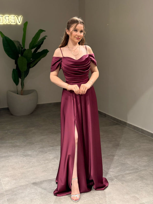 Dilek Abiye